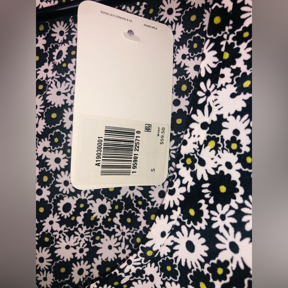 Levi’s floral blouse (S) - Picture 9 of 12